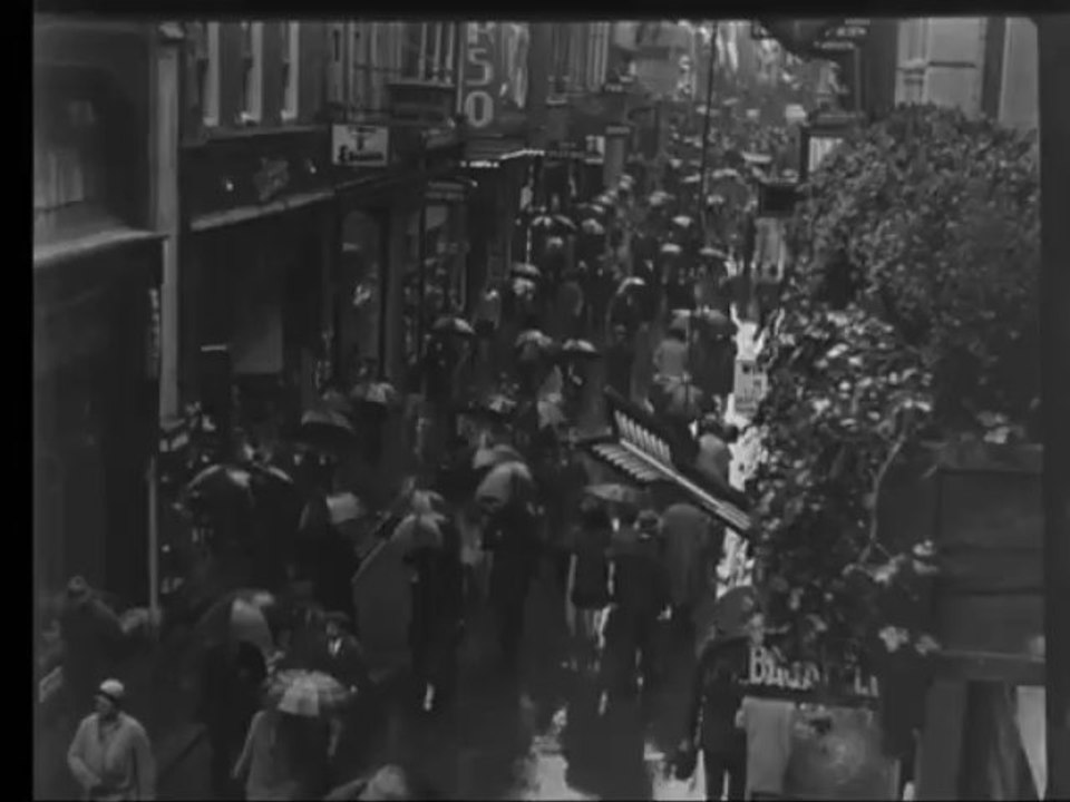 La Pluie - Joris Ivens (1929) - Musique H.EISLER (1941)