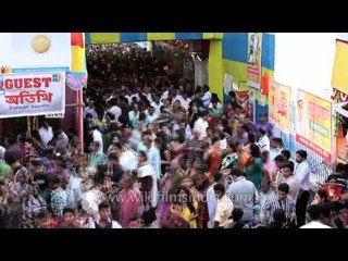 Kolkata Durga Puja pandal: Timelapse