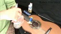Tips: Humidity Levels / Humidifier & Hygrometer Flamenco Guitar Care / Ruben Diaz Magazine Andalusian Flamenco guitar / Como usar el humidificador para la guitarra flamenca