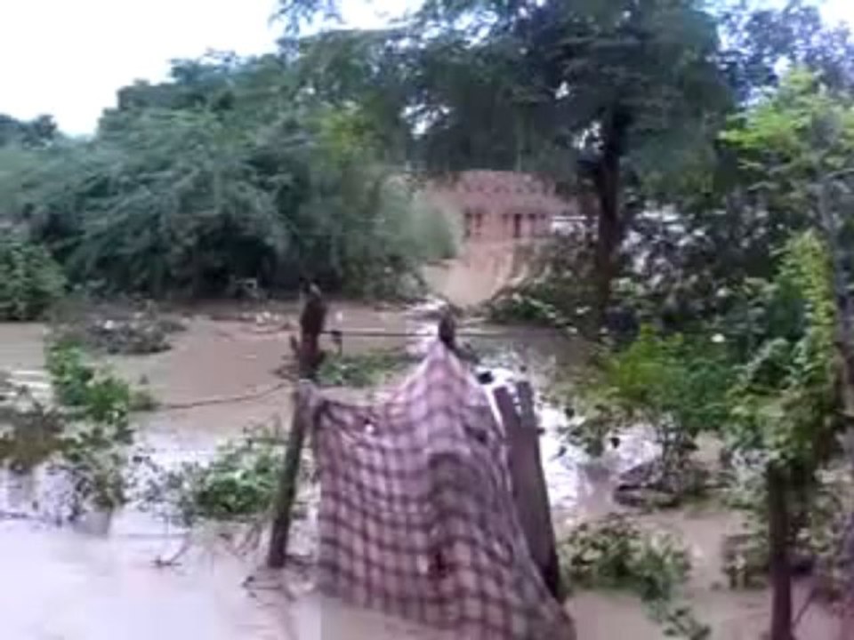 dera ghazi khan saylab (00-23-32--00-33-13)