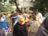 Surat Police puts up posters of absconder Narayan Sai - Tv9 Gujarat