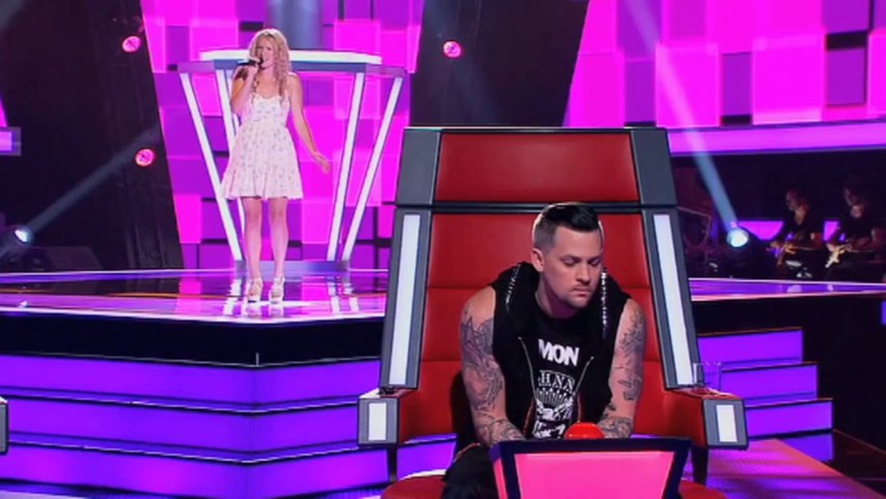 Georgia Carey Sings Kiss Me  The Voice Australia Season 2