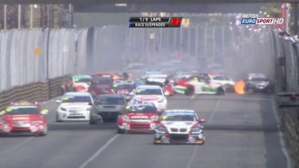 WTCC Macao 2013 Race 2 Start pile up