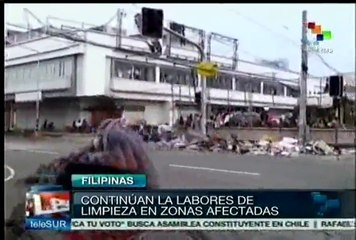 Labores de rescate de cadáveres en Filipinas
