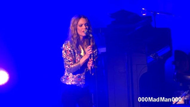 Vanessa Paradis - Tu pars comme on revient - HD Live au Casino de Paris (13 Nov 2013)