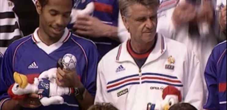 Historia futbolu - Dla Klubu i Ojczyzny