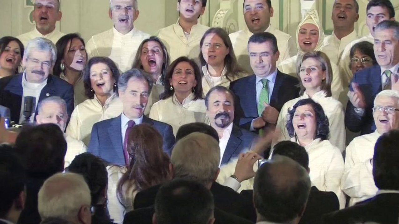 Şivan Perwer Ertuğrul Günay Ufuk Uras Bir Başkadır Benim Memleketim (Medeniyetler Korosu)