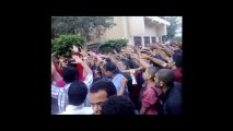 طلاب طب وعلوم يتضامنون احتجاجا على دخول الشرطة  بجامعة الزقازيق