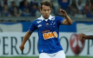 Everton Ribeiro mystifie trois adversaires !