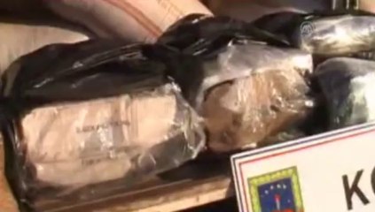Yem çuvalları arasında uyuşturucu ve kaçak sigara sevkiyatı
