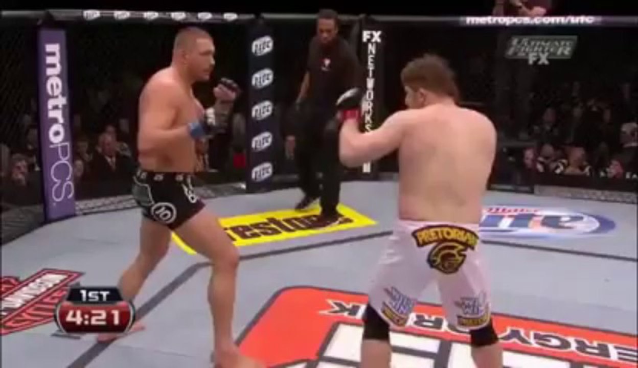 Il est GROS mais défonce tout le monde : Roy NELSON,  MMA FIGHTER!