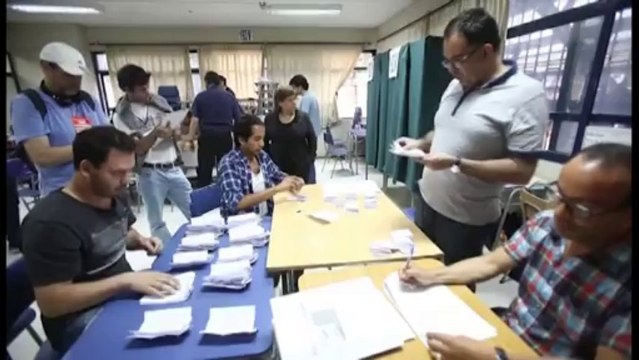 Bachelet gana las elecciones chilenas pero necesitará una segunda vuelta