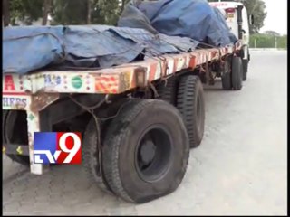 3 die as car rams lorry