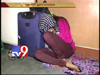 Girls lure clients online, caught in police net