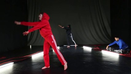 Cie DIVERGENCES - Sylvain Huc // le petit chaperon rouge