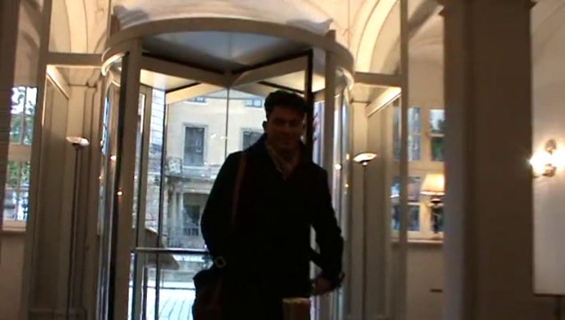 Dresden Luxushotel Taschenbergpalais Cafe Seiteneingang Halle Kempinski von aussen Dresden Sachsen Staedtereise Luxushotel Semperoper Onlinebuchung im Reisebüro Fella Hammelburg @ vip-reisen.de Tel. 09732-2600 Email info@fella.de ab 18.30