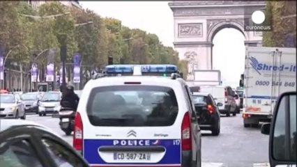 France : la chasse à l'homme se poursuit après les fusillades au journal Libération et à la Défense