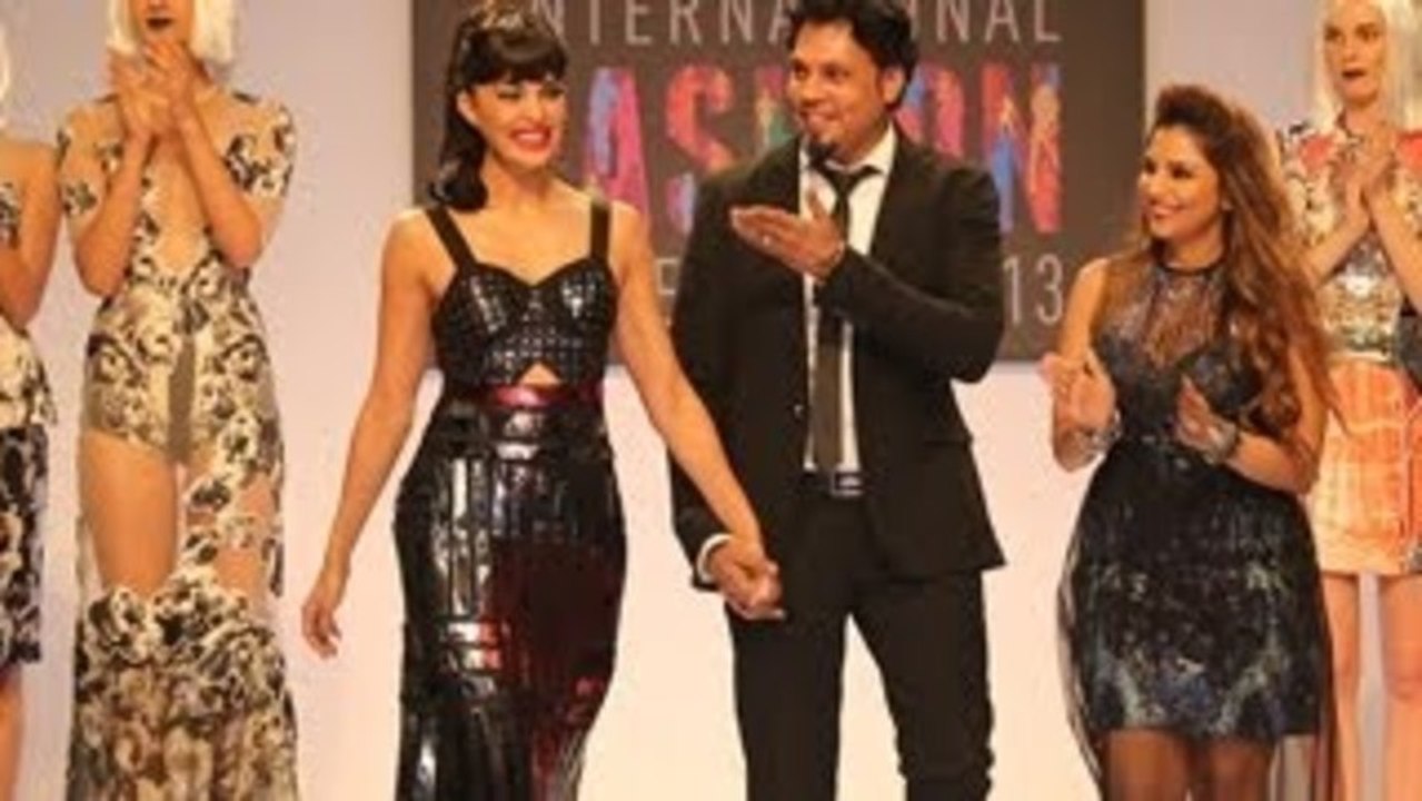 Jacqueline Fernandez Showstopper | Designer Falguni & Shane Peacock | SIFW 2013