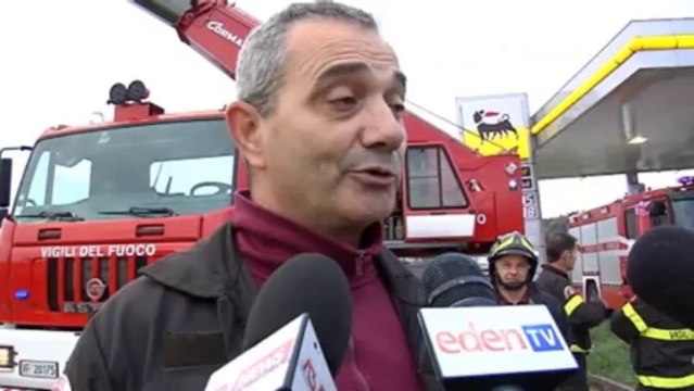 CISTERNA SI RIBALTA, MUORE L'AUTISTA