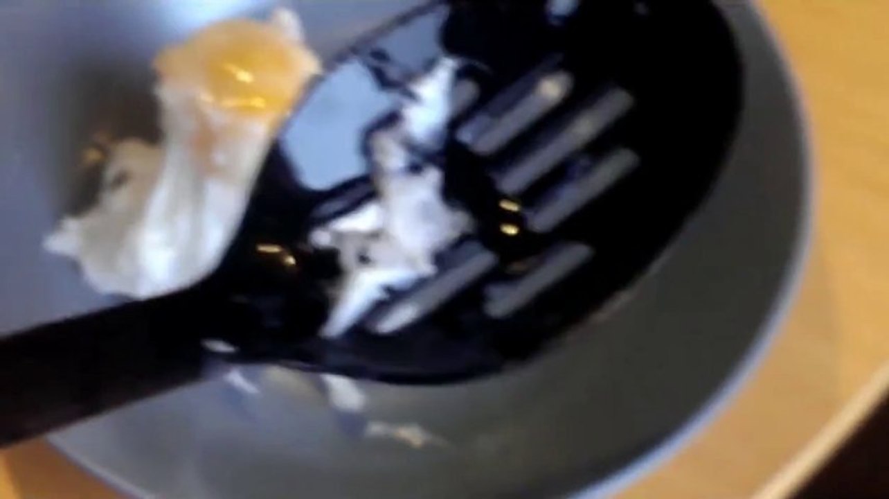 Cuire un œuf dans de l'azote liquide! Belle expérience!