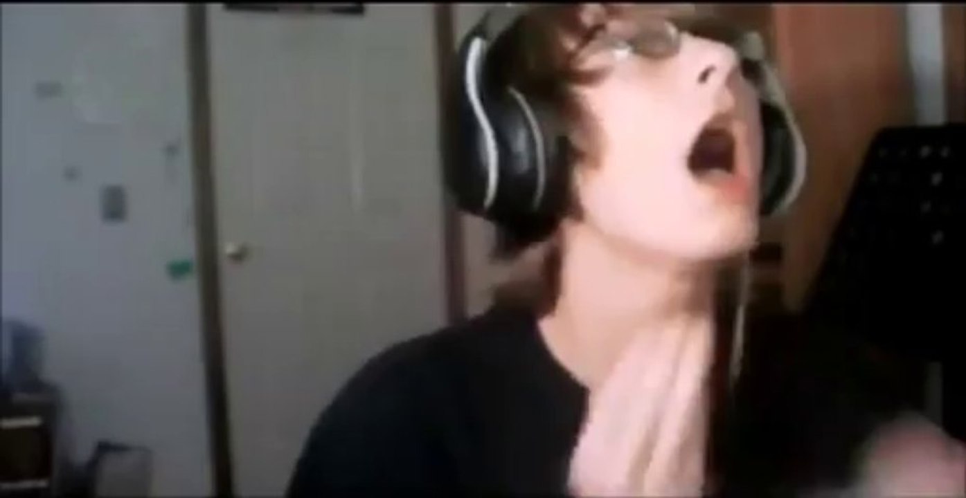 Gars bizarre chante Skrillex - Cinema  A capella. Ouahhh