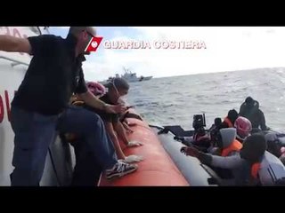 Lampedusa (AG) - Salvataggio migranti (16.11.13)