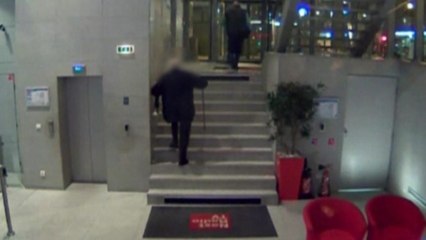 Paris prosecutor releases pictures of gunman at loose