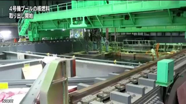 20131118　福島第一原発４号機 核燃料取り出し始まる