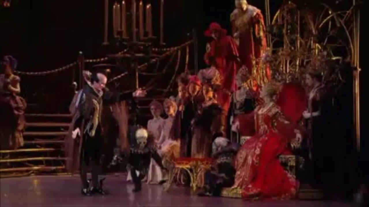 Royal Ballet - Swan Lake - Spanish and Czardas Dances_(360p)