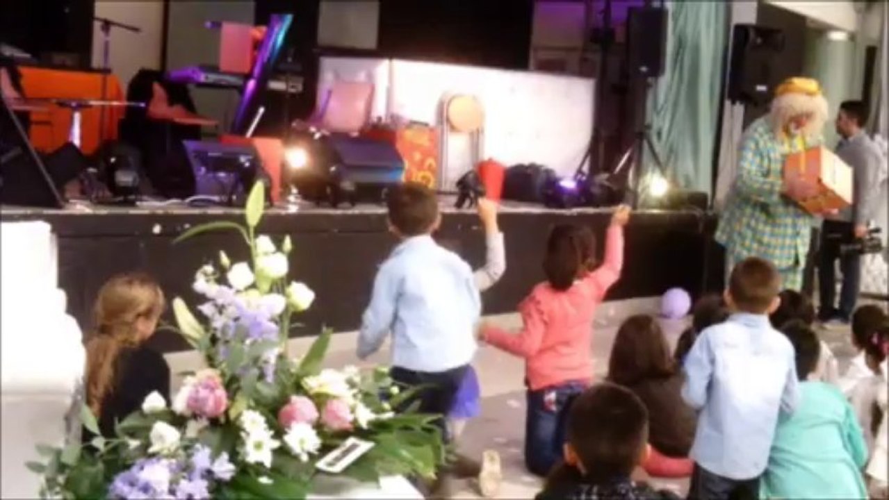 Le clown de vos soirées:       Mariages, baptèmes et grandes fêtes familiales ou amicales