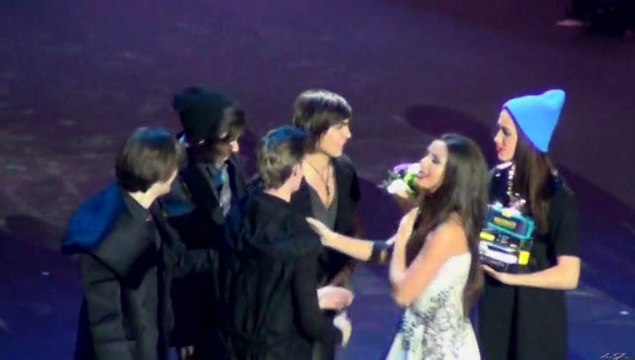 Реальная Премия MusicBox- Раскрутка -группа Герои ( Кремль 19.11.13.)