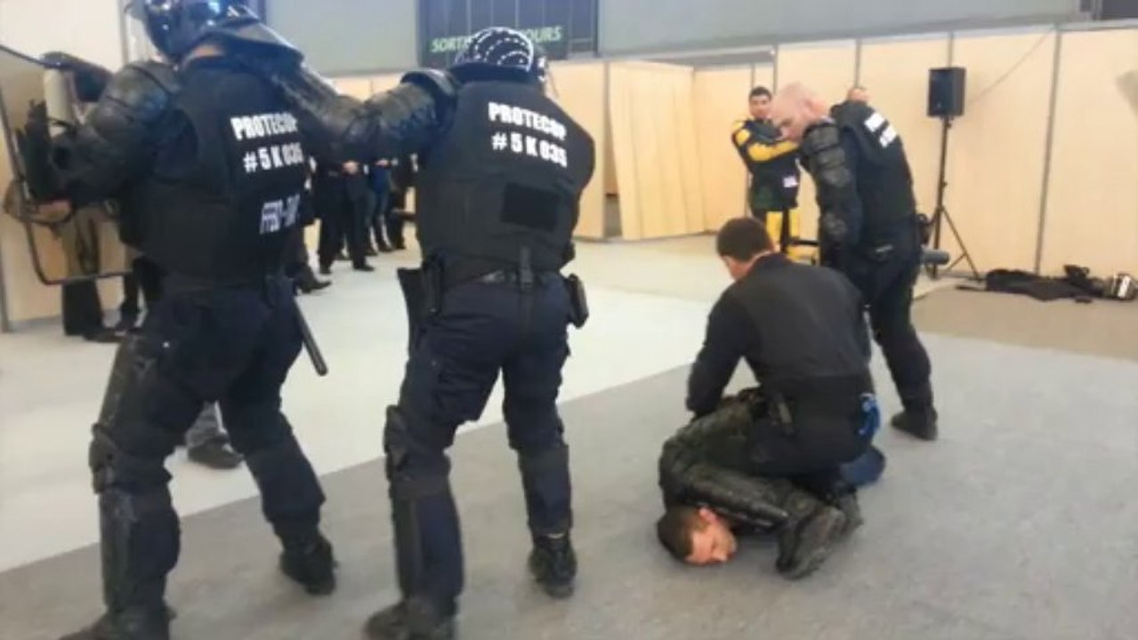 Milipol 2013 : démonstration de matériels anti-émeutes