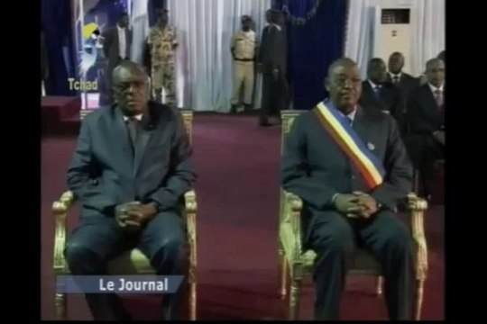 Nagoum Yamassoum prête serment devant Idriss Deby sur TOL