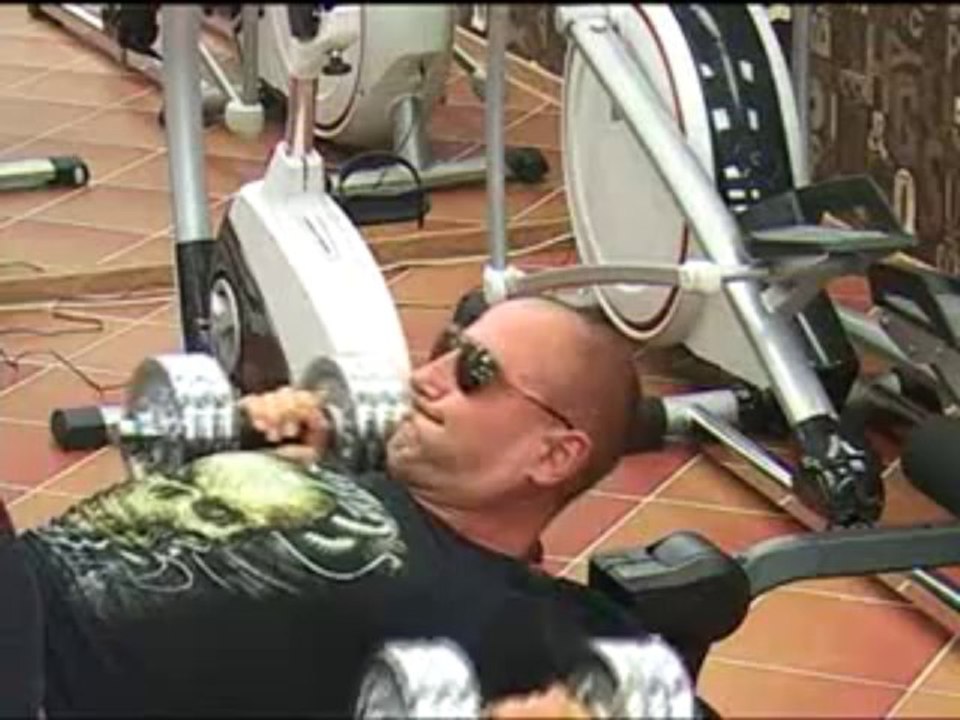 Киро Скалата тренира VIP BROTHER