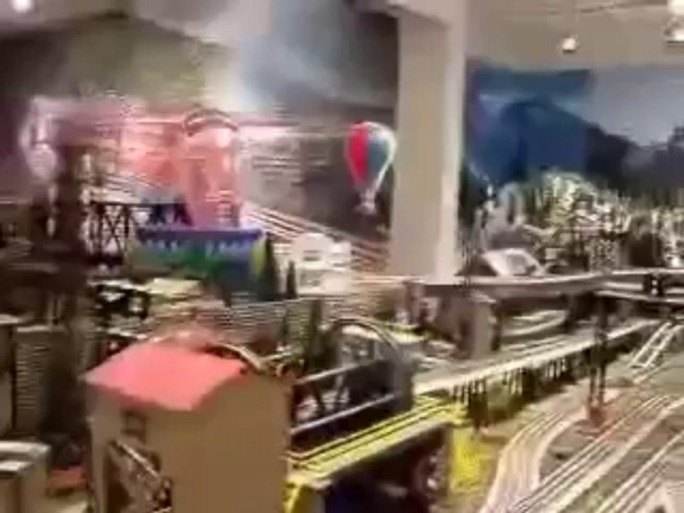 Build A O & HO Scale Model Train Layouts