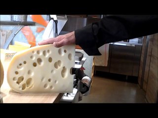 Quelle est la différence entre l'Emmental de Savoie et les autres emmentals ?