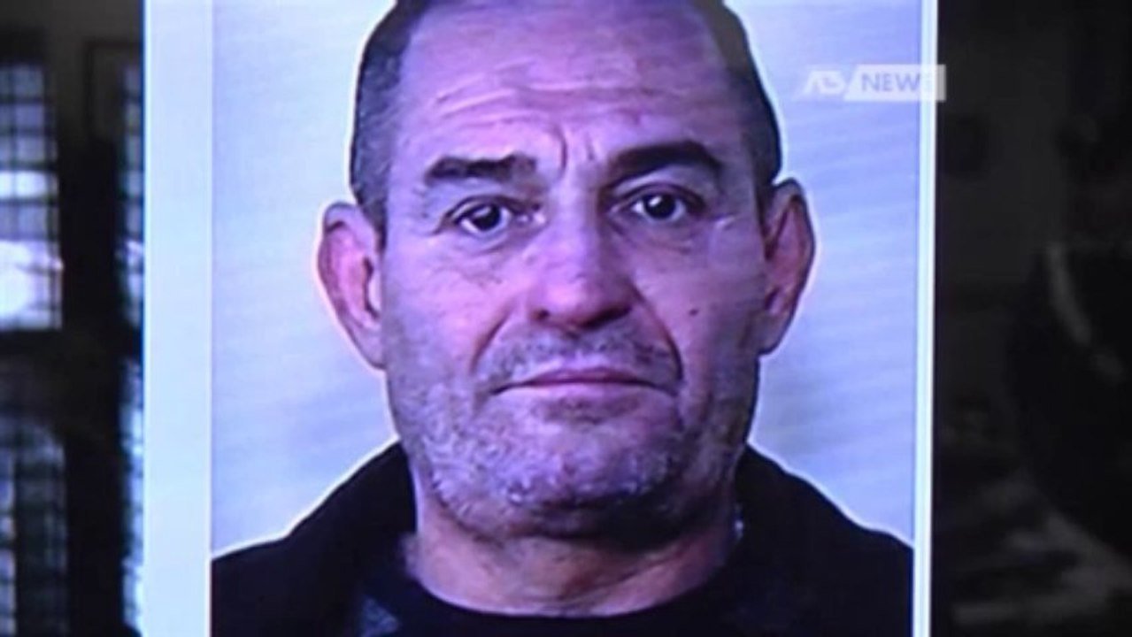 INSOSPETTABILE  CON UN ARSENALE IN CASA