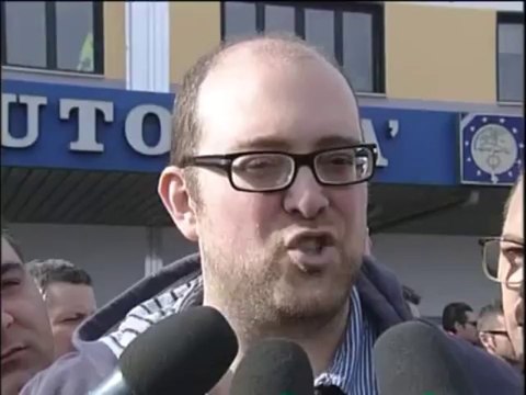 TGSRVnov19 Taranto, protestano i lavoratori della Container Terminal