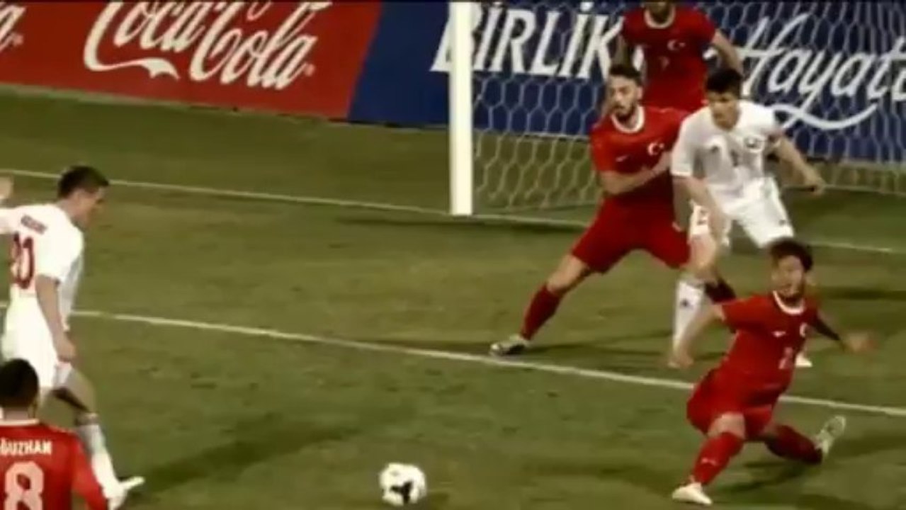 Alex Hleb tanzt die Türken aus