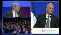 Ayrault accueilli par quelques sifflets au Congrès des maires de France