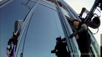 Tom Cruise is a Brave man - Watch Him On Burj Al Khalifa During Shooting of MI6