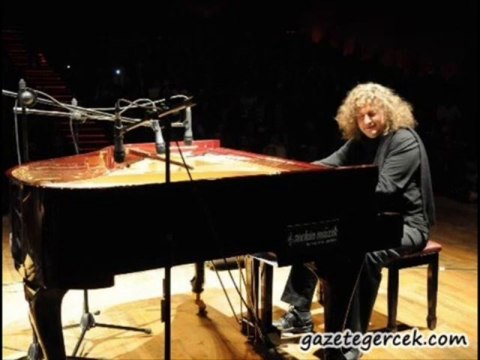 Tuluyhan Uğurlu Sofya'da Dans