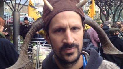 Les éleveurs contre le pucage à outrance