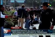 Se enfrentan policías y maestros en la Ciudad de México