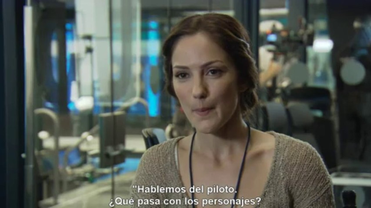Almost Human - AXN.es Promo - Minka Kelly Interview [13minutes]