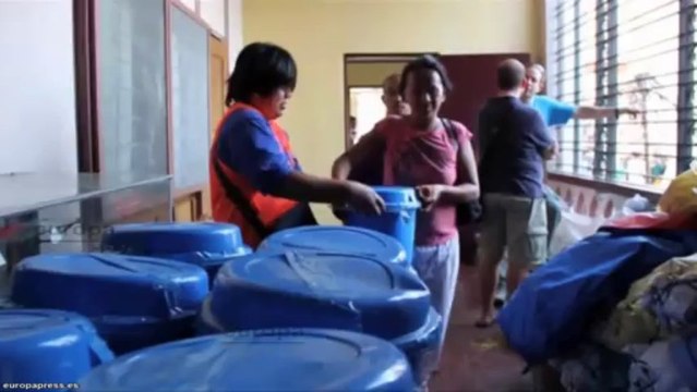 Agua a pleno rendimiento en Tacloban, devastada por Haiyan