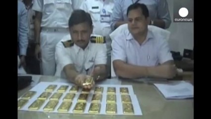 Gold bars found in airplane toilets