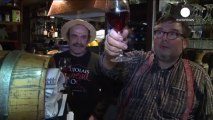 Şarap severler Beaujolais Nouveau'yu kutladı