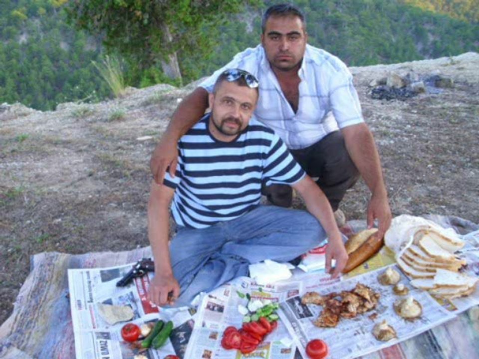 Tezcan Yıldız    -  Bir Akşam Üstü Güneş Batarken Geleceğim Aklına Ağlayacaksın.