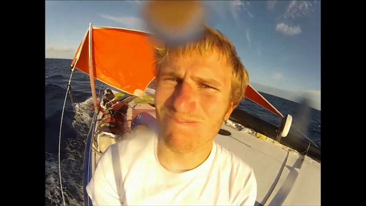 Premières images de MACIF après le démâtage - Transat Jacques Vabre 2013